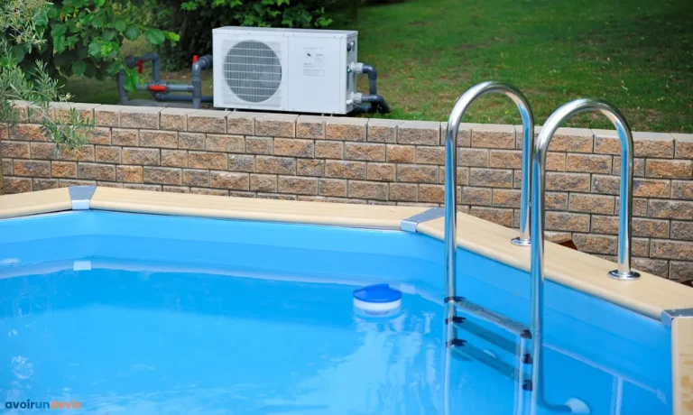 Une piscine avec son chauffage intégré
